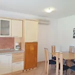 Delas * Pjescana Uvala