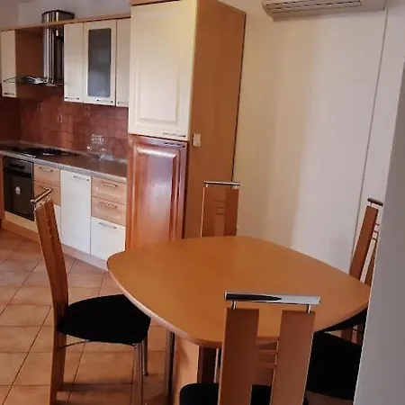 Apartament Delas