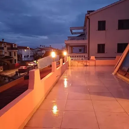 Delas 2 Apartment Pjescana Uvala