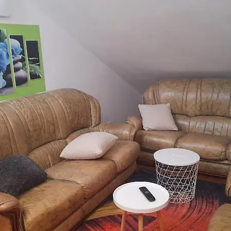 Delas 2 Apartment *