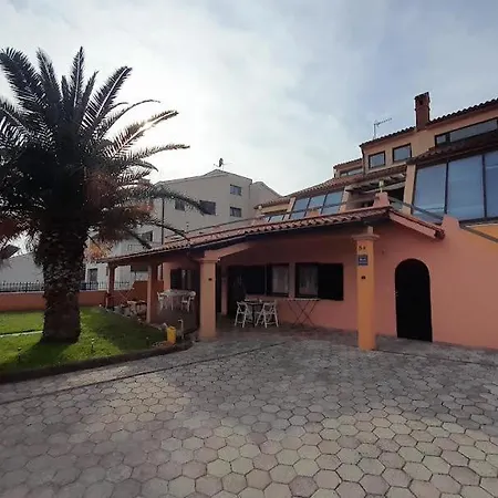 Apartment Delas 2