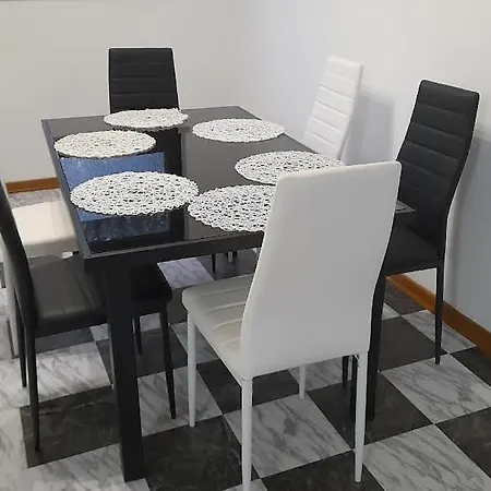 Delas 2 * Pjescana Uvala