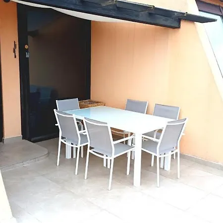 Delas 2 Apartment