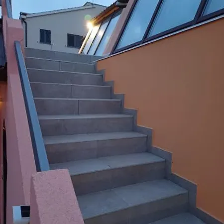 Delas 2 Apartment