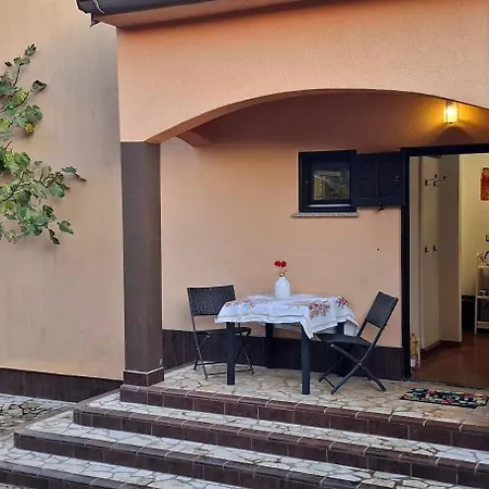 Delas 2 Apartment