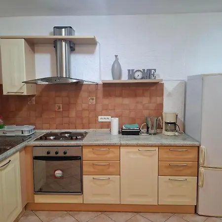 Apartament Delas *