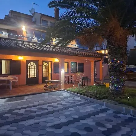 Delas 2 Apartment Pjescana Uvala