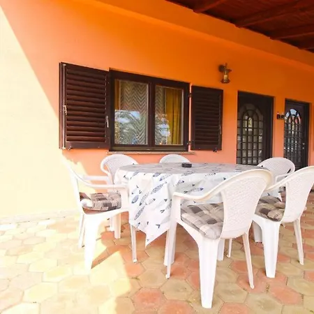 Delas Apartman Pjescana Uvala