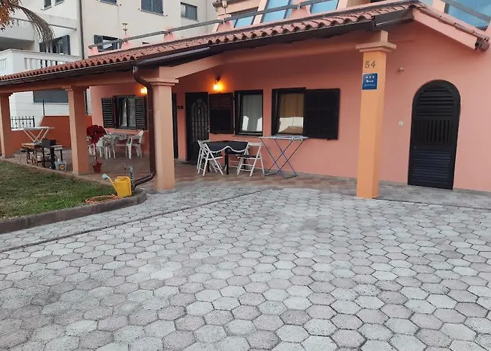 Delas Apartman Pjescana Uvala