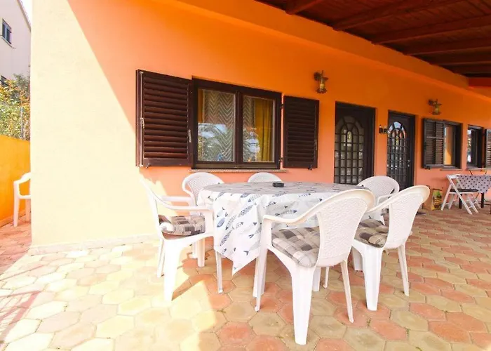 Delas Apartman Pjescana Uvala